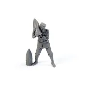 German WWI Minenwerfer Crewmember Loading Shell, 1/35 - CMK 129-F35342
