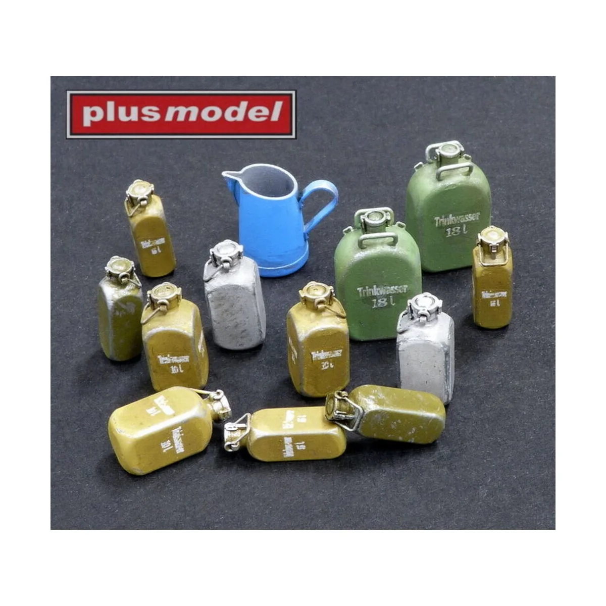 German water canisters, 1/35 - Plus model DP3003 German water canisters, 1/35 - Plus model DP3003