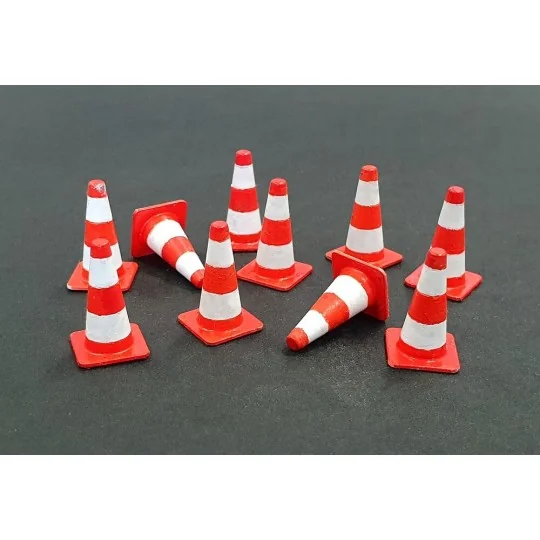 Traffic cones, 1/35 - Plus model DP3013