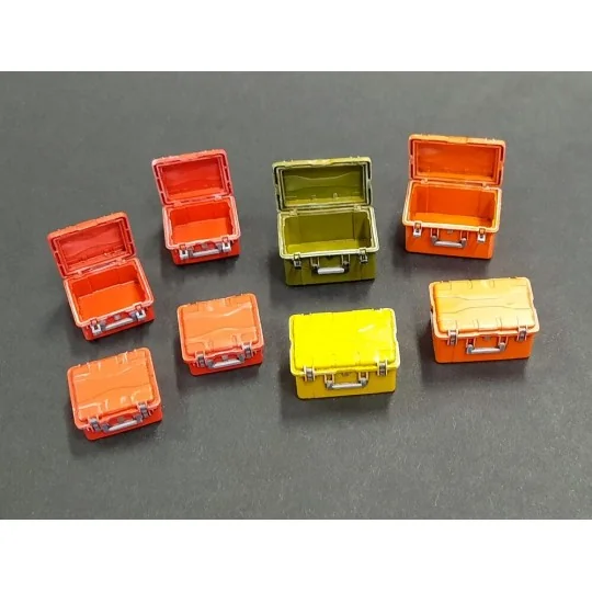 Tool boxes high, 1/35 - Plus model DP3023