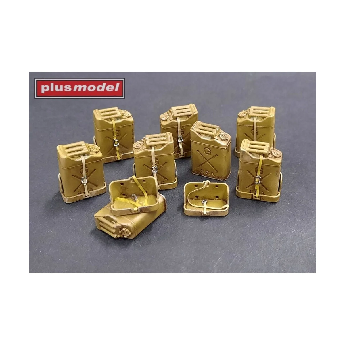 US cans with holders, 1/35 - Plus model DP3038