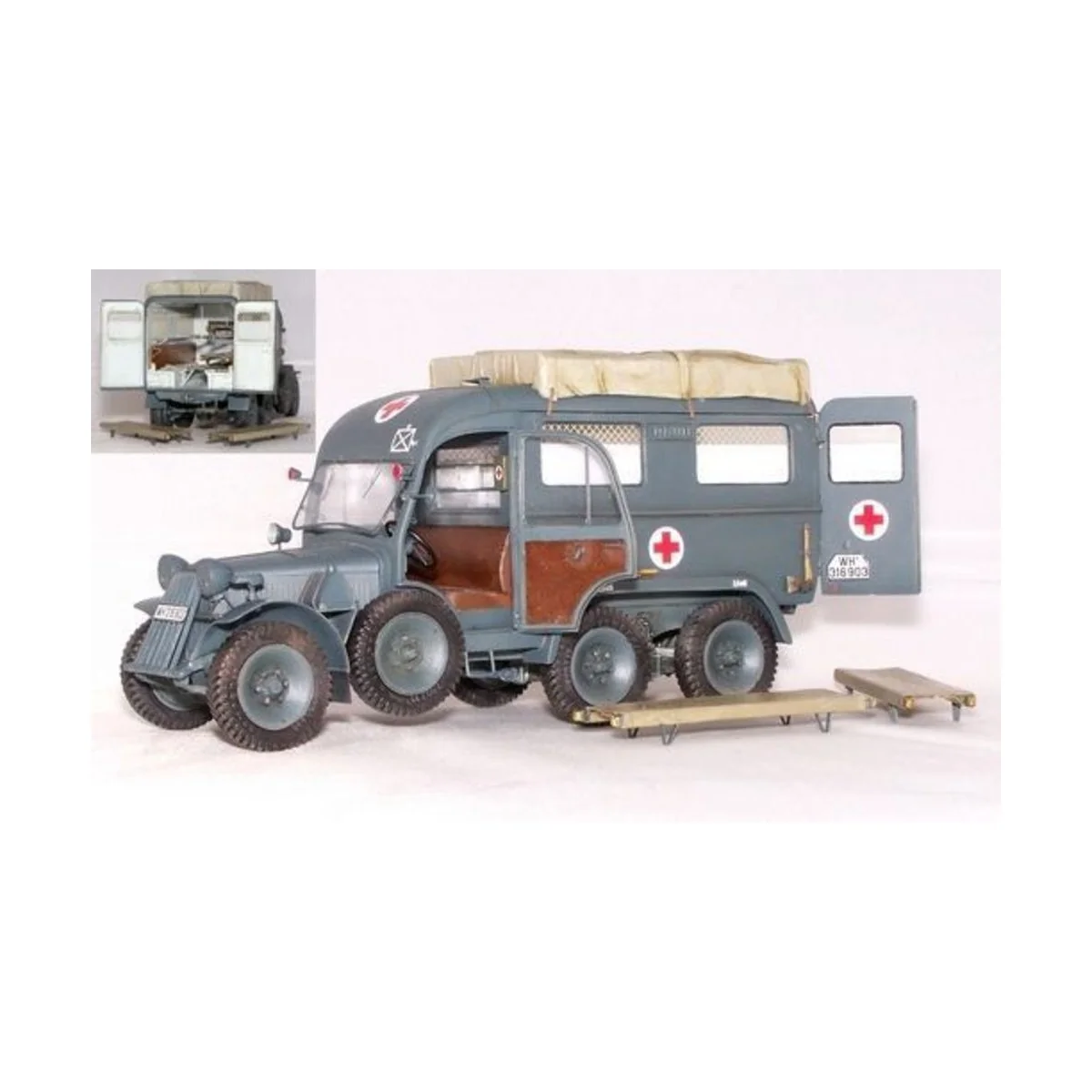 Deutscher Krankenwagen Kfz.31 Steyr 640, 1/35 - Plus model 403