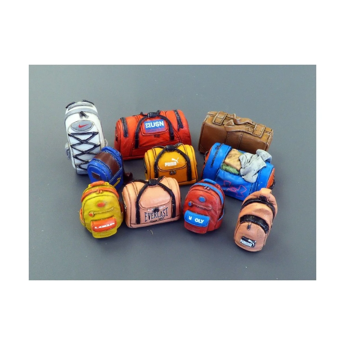 Modern bags, 1/35 - Plus model 465 Modern bags, 1/35 - Plus model 465