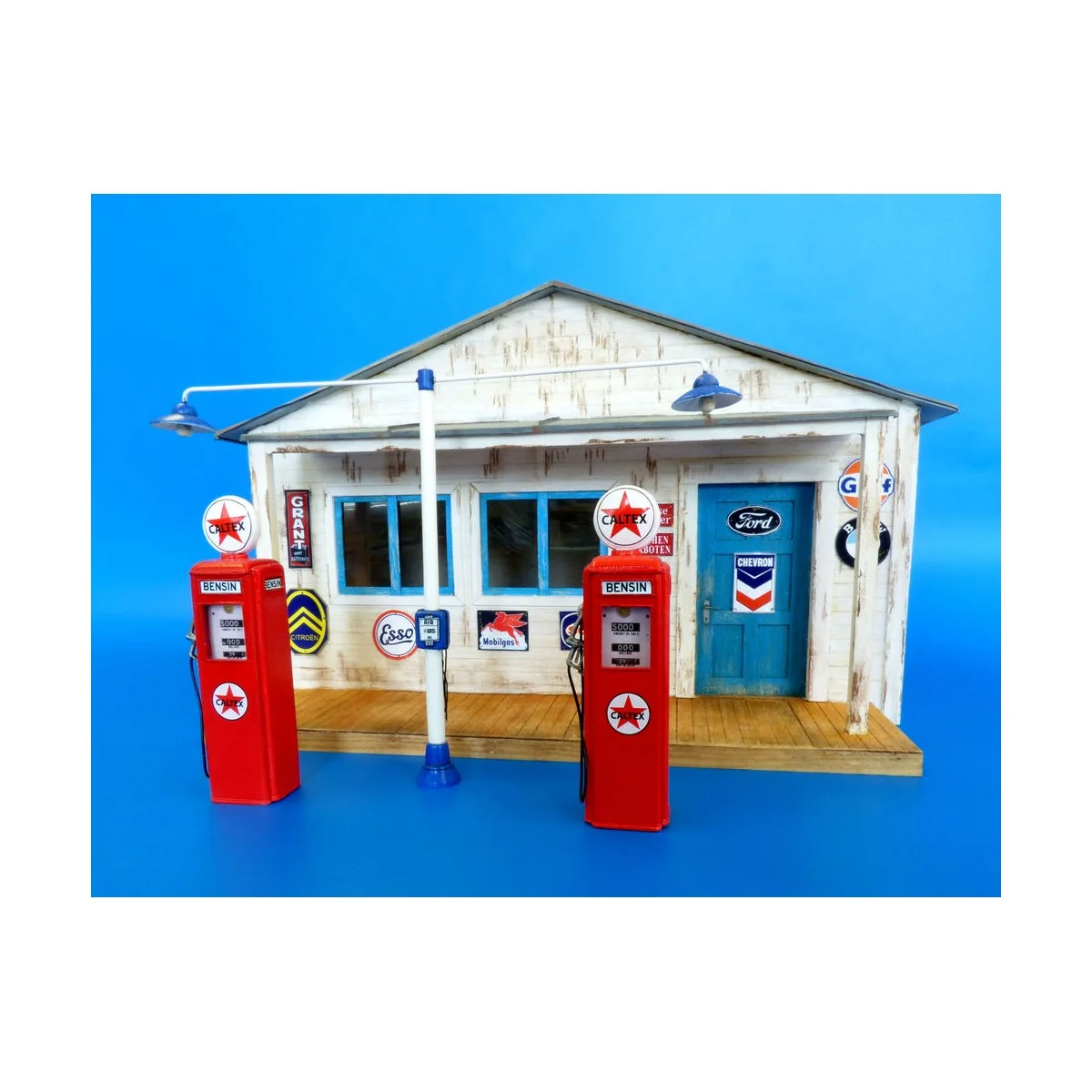 Gas station, 1/35 - Plus model 494