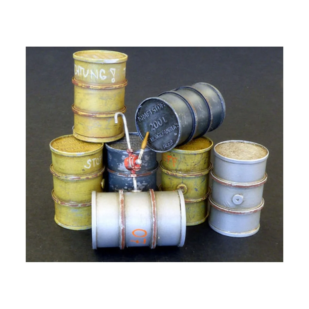 German fuel barrels, 1/35 - Plus model 515