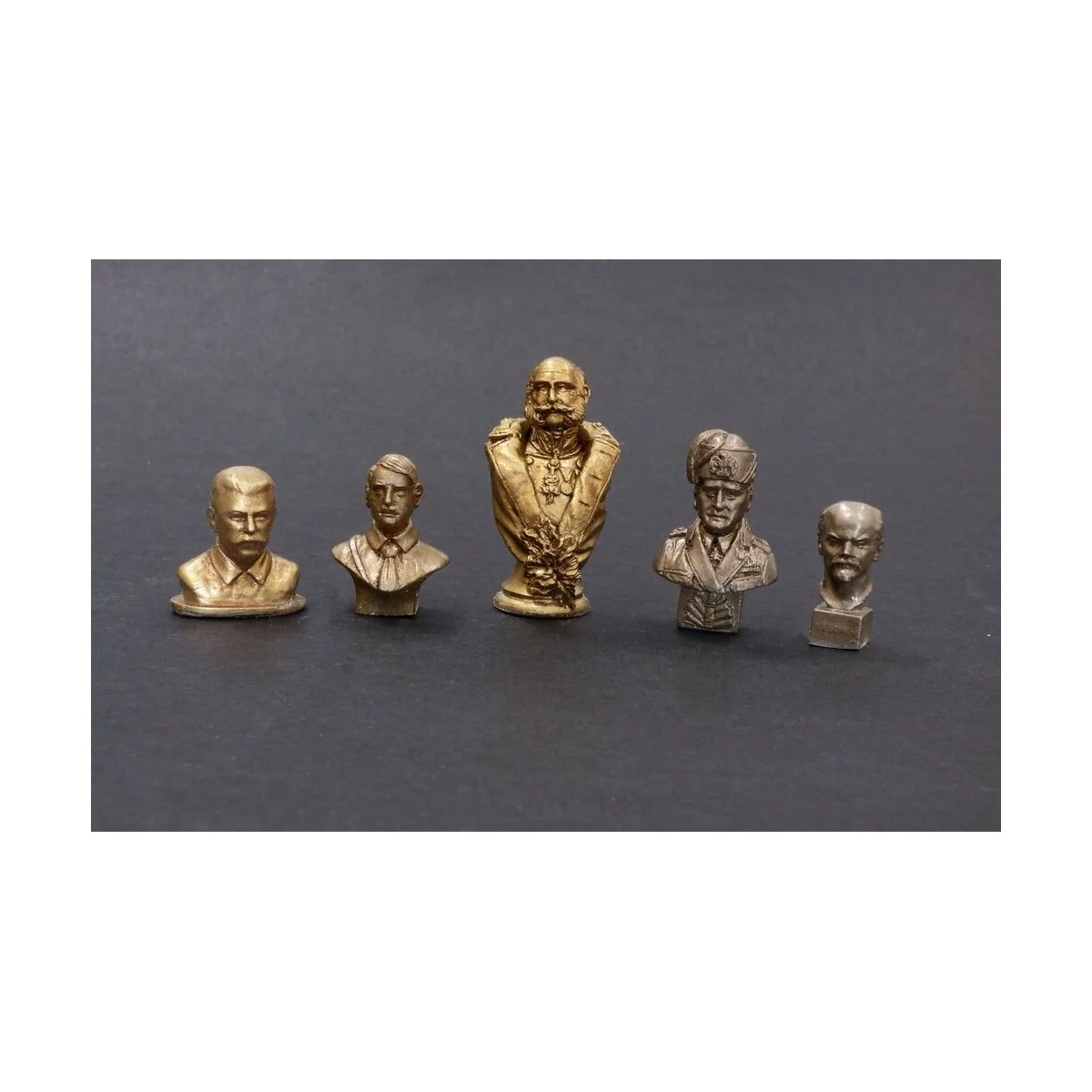 Busts of politicians and dictators, 1/35 - Plus model 531