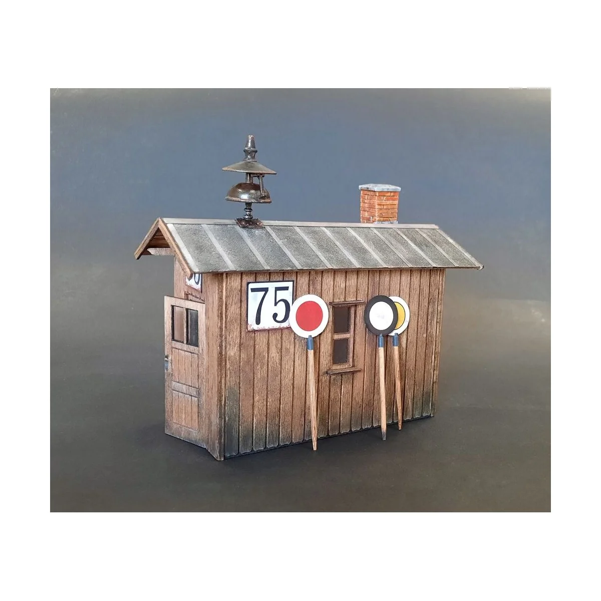 Railway guard house, 1/35 - Plus model 593 Railway guard house, 1/35 - Plus model 593