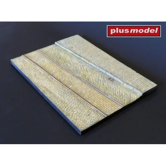 Display base - Cobblestone street wit tram tracks - Plus model 618