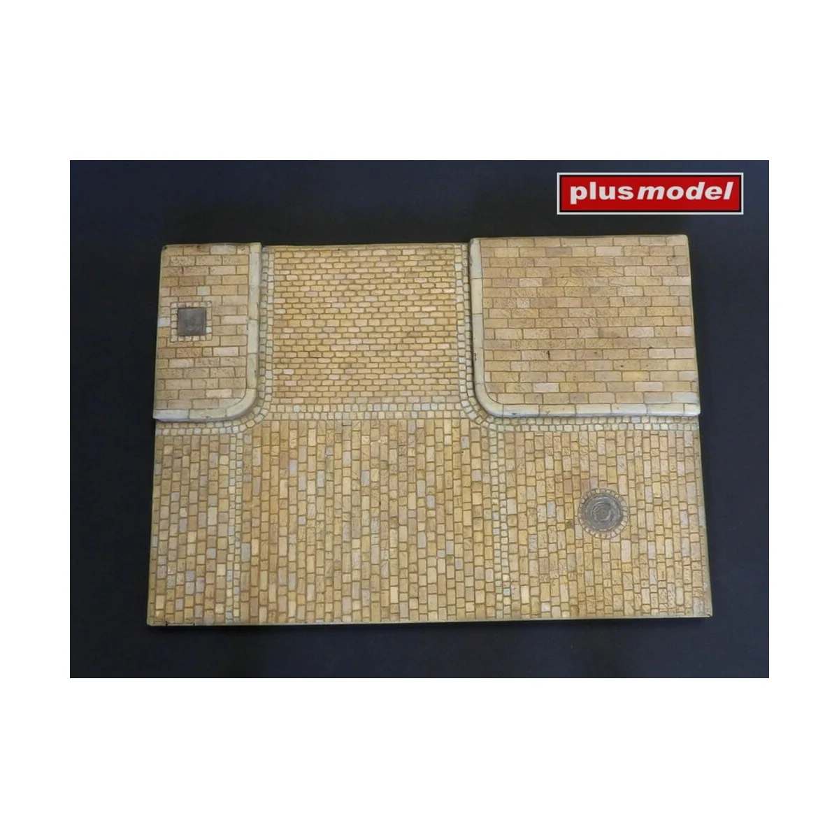 Display base – Cobblestone street intersection, 1/35 - Plus model 619