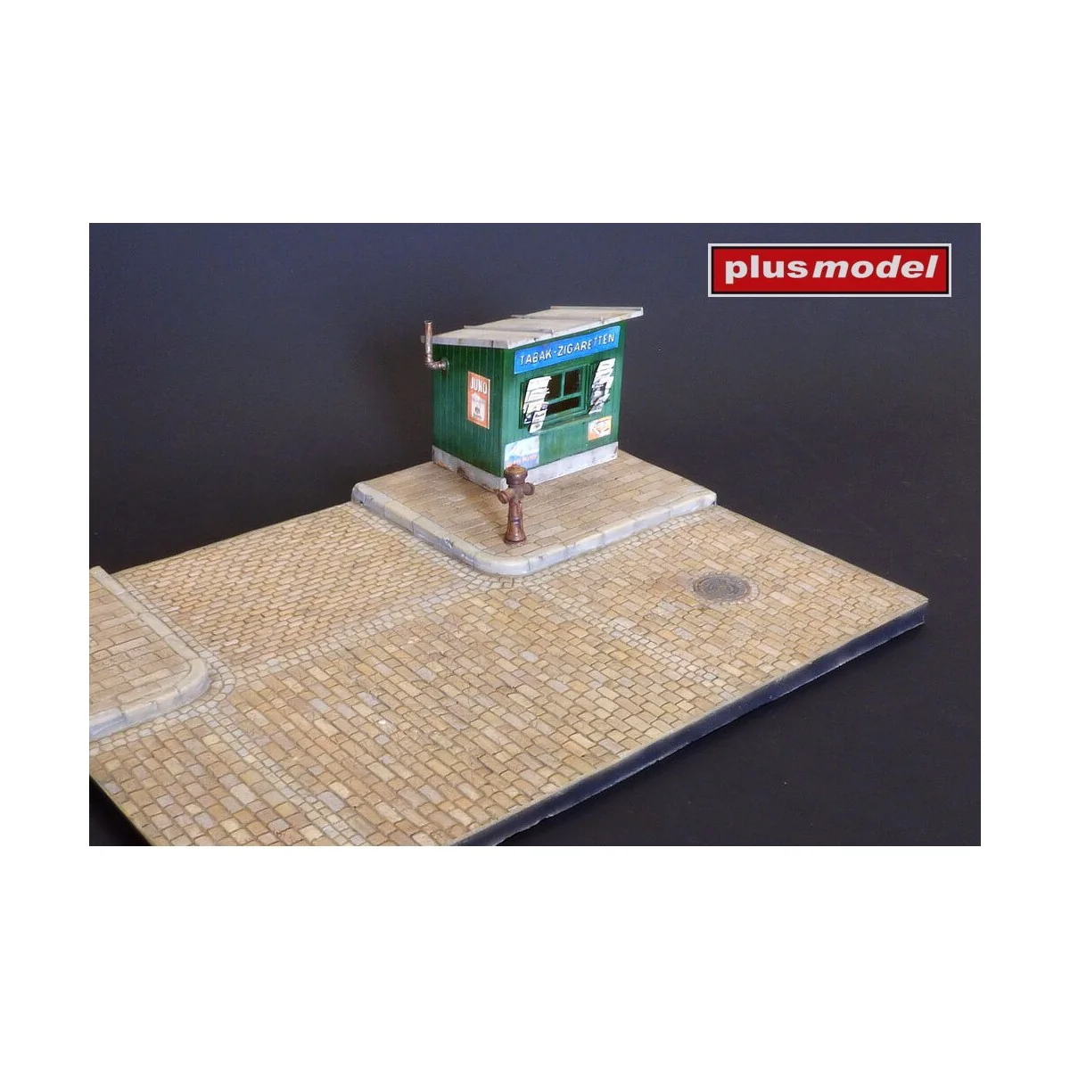 Display base – Cobblestone street intersection, 1/35 - Plus model 619