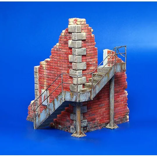 Fabrikecke mit Treppe, 1/35 - Plus model 197