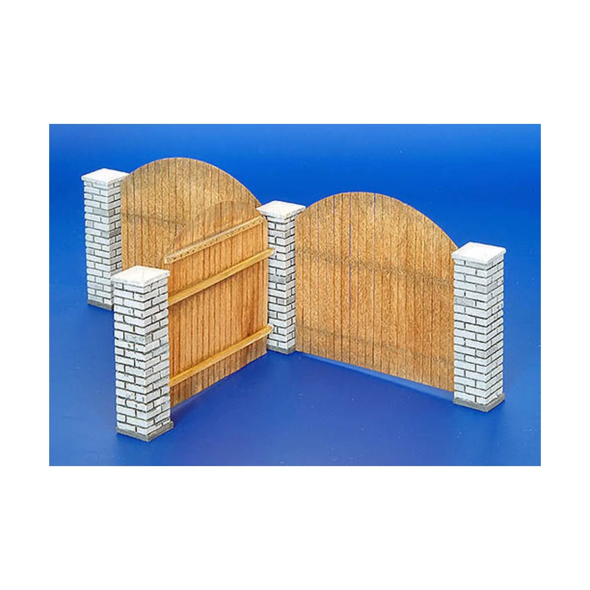 Holzzaun mit Mauerpfosten - Plus model 216