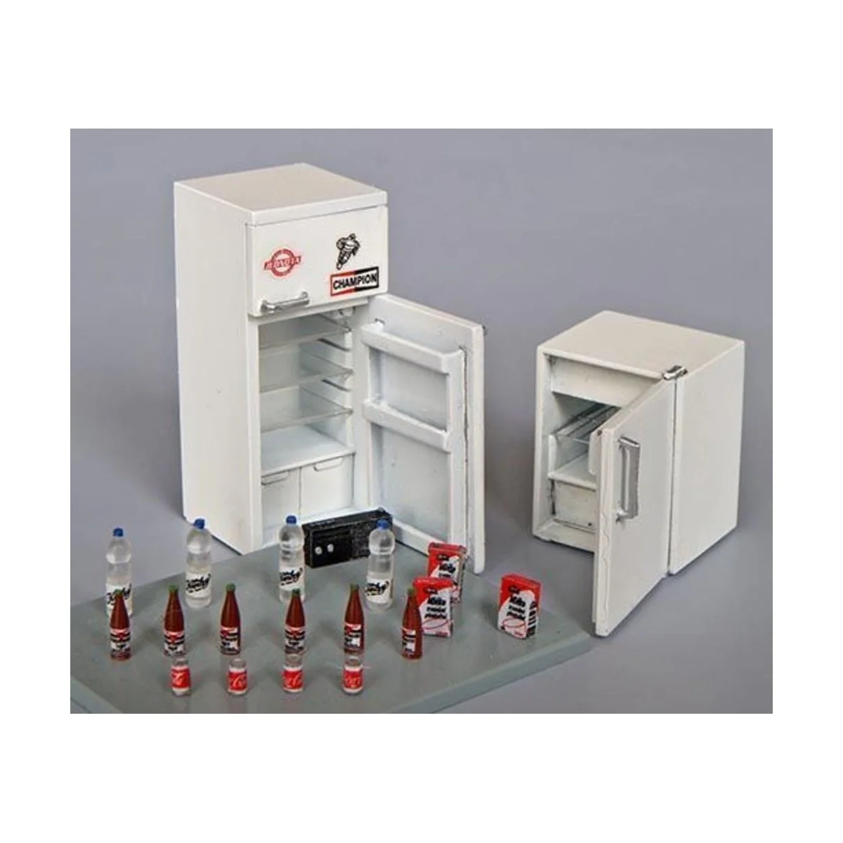Kühlschränke, 1/35 - Plus model 222