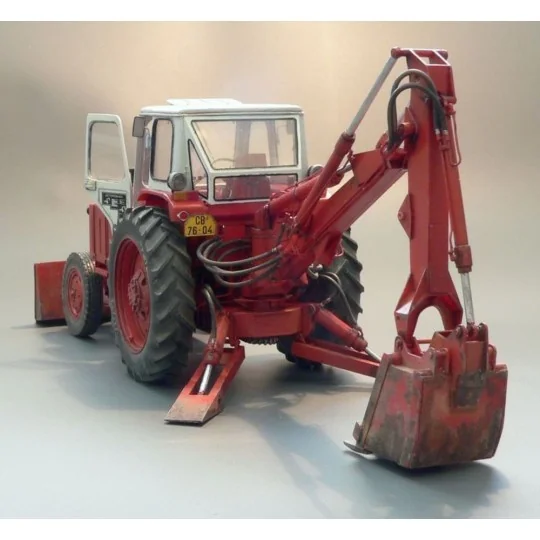 Sowjetische Planierraupe/Trecker Belarus - Plus model 338