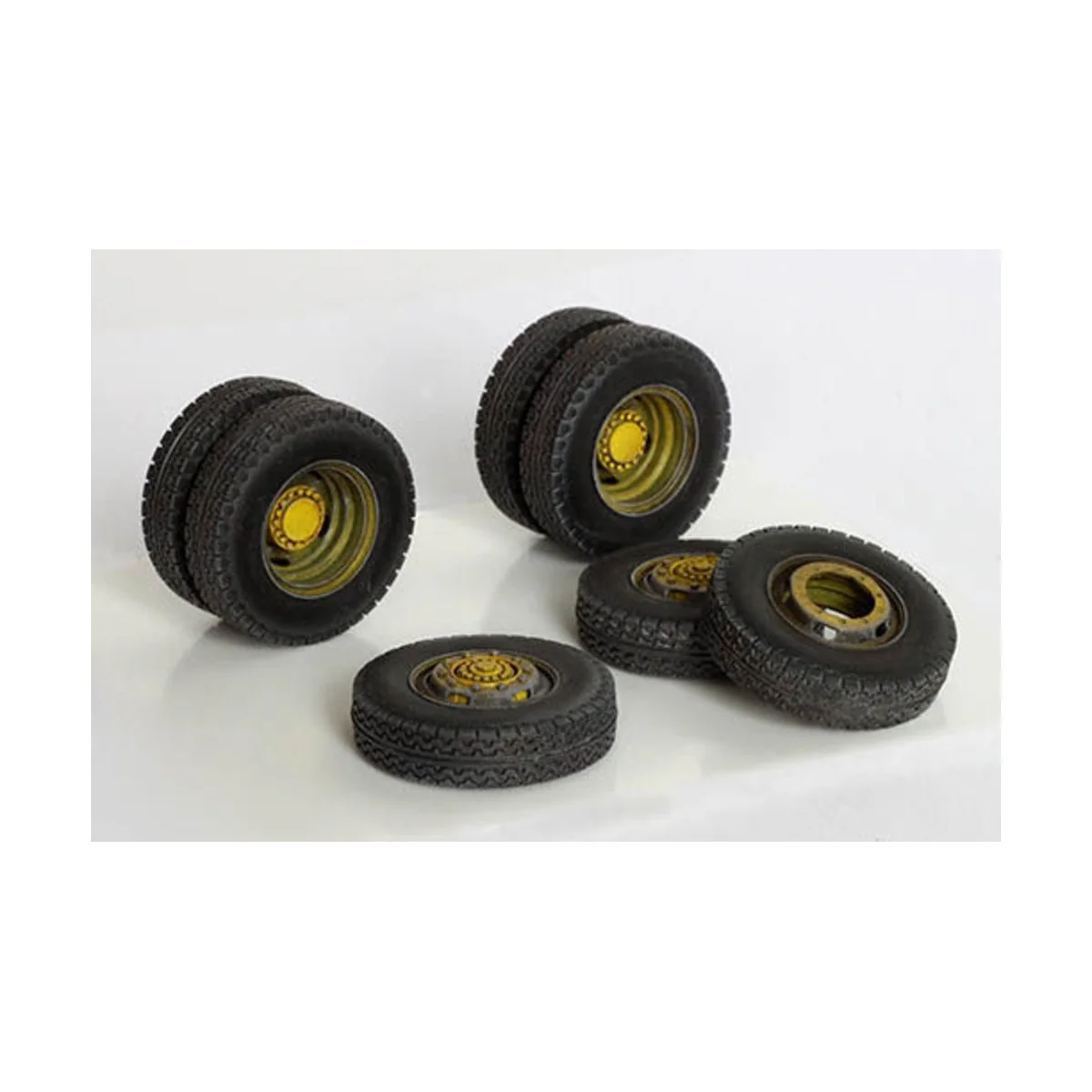 Reifen für Mercedes L4500A - Plus model 343