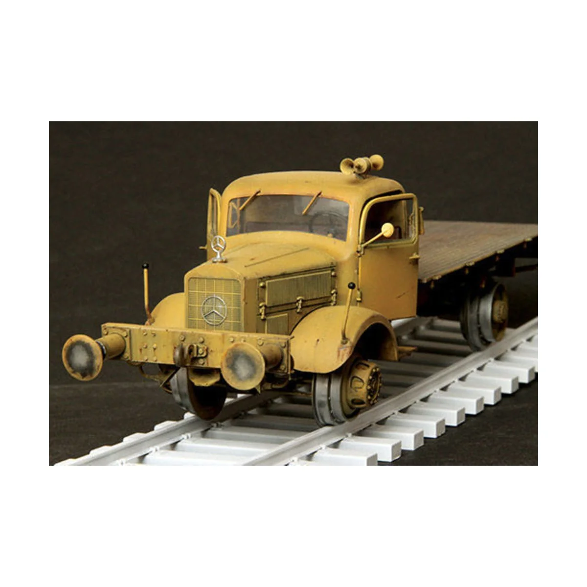 Mercedes L4500A Eisenbahn Lastwagen, 1/35 - Plus model 347