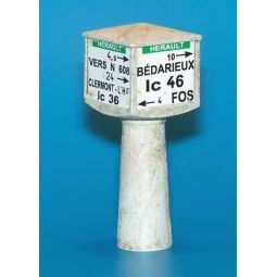 Wegweiser - Frankreich, 1/35 - Plus model 392