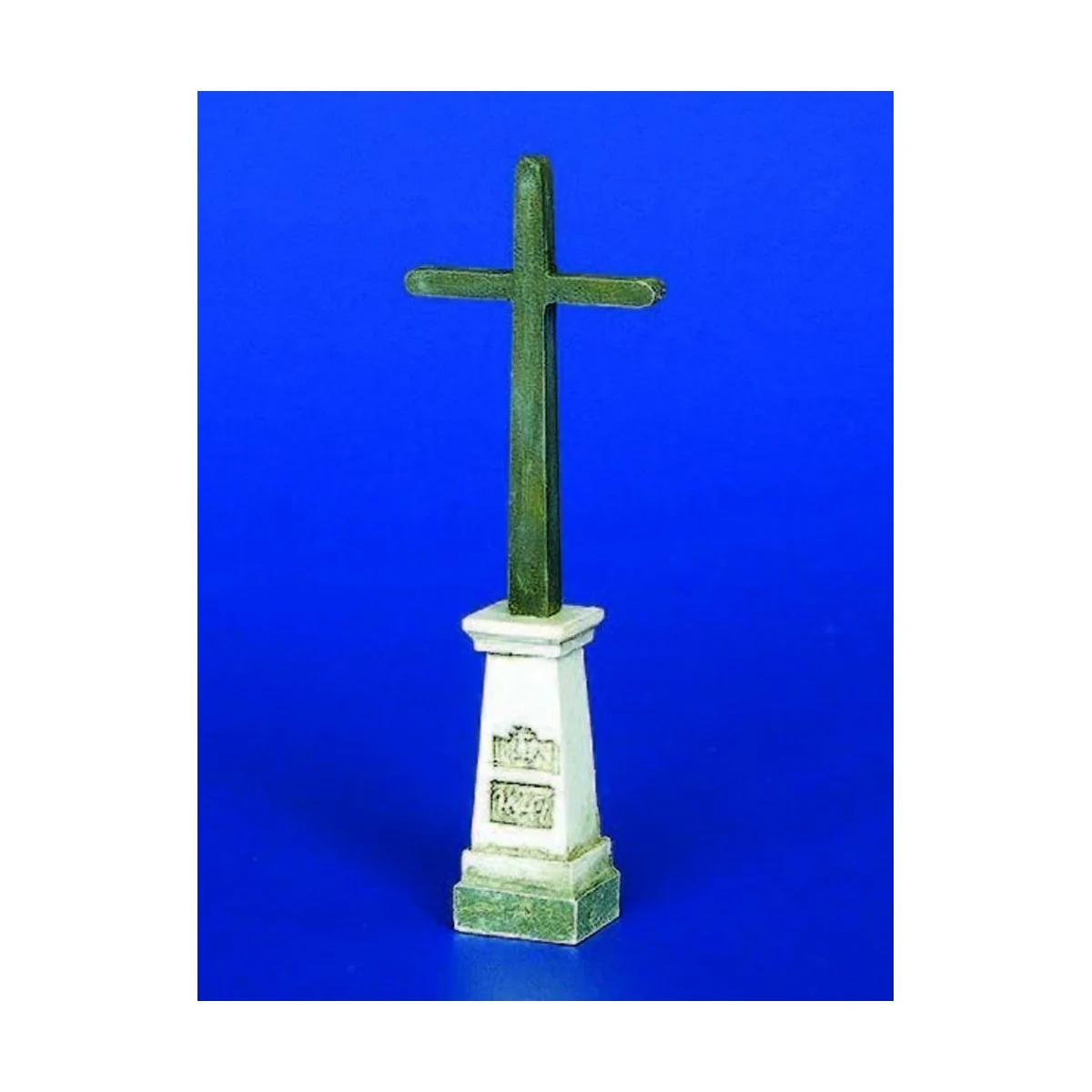 Kreuz auf einem Podest - Plus model 4026