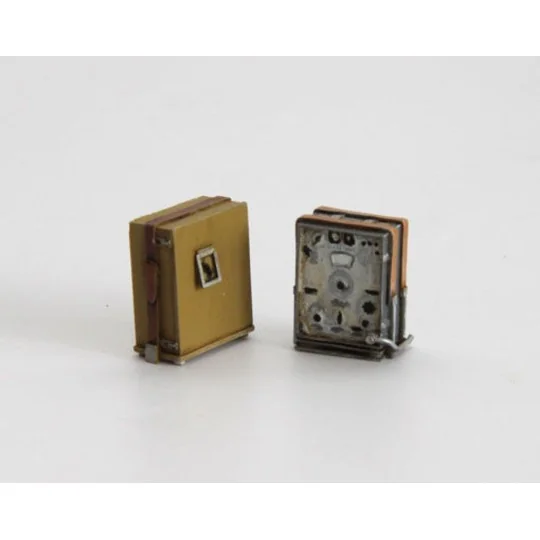 Deutsche Fungstation mit Accu WWII, 1/35 - Plus model EL020 Deutsche Fungstation mit Accu WWII, 1/35 - Plus model EL020