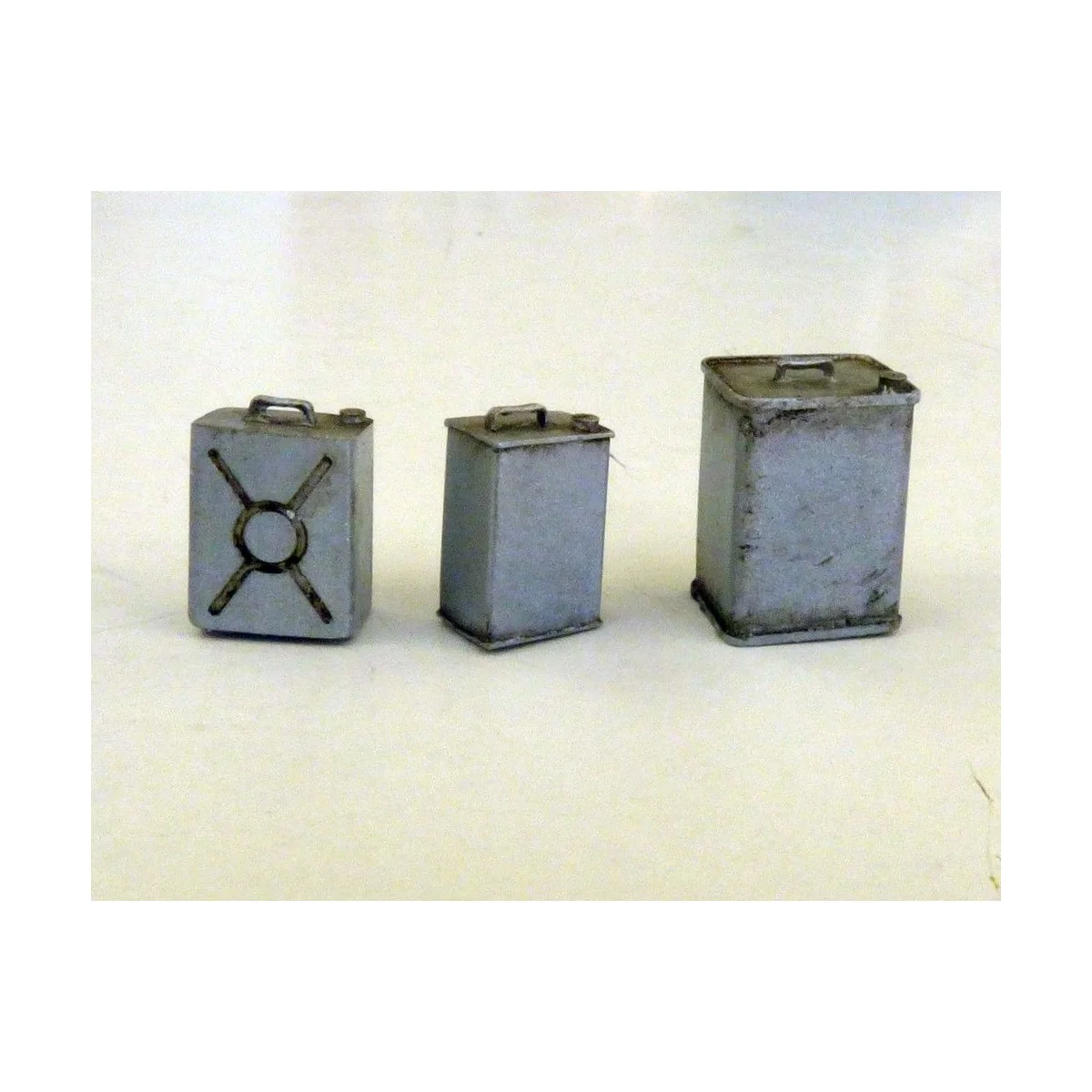 Square cans, 1/35 - Plus model EL059