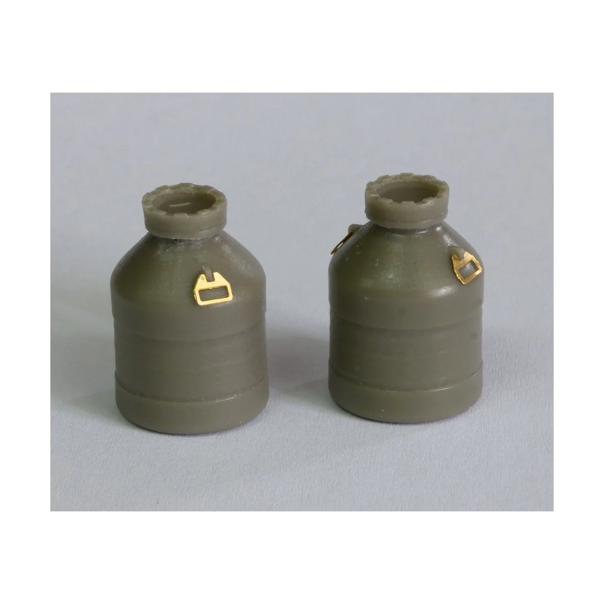Plastic barrels, 1/35 - Plus model EL068