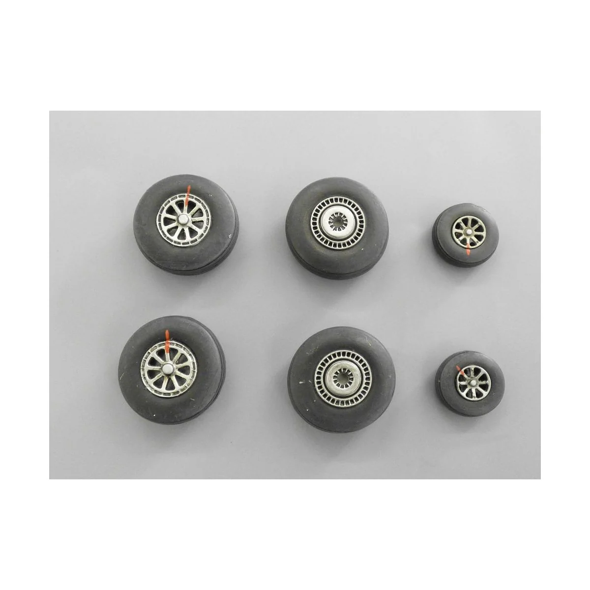 Wheels for C-121 Constelation, 1/72 - Plus model AL7024