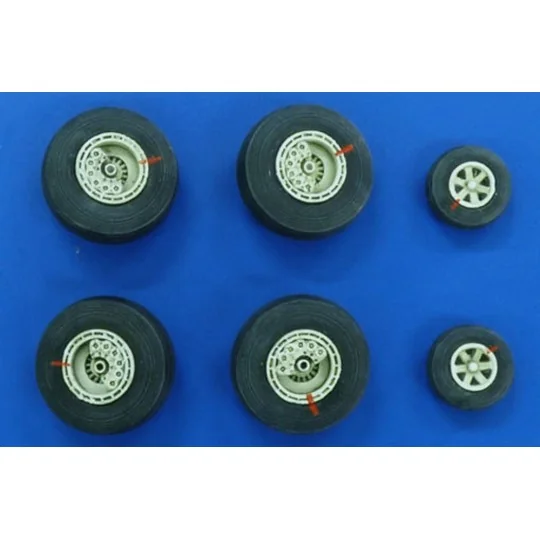 Wheels for EC-121 Warning Star, 1/72 - Plus model AL7027 Wheels for EC-121 Warning Star, 1/72 - Plus model AL7027