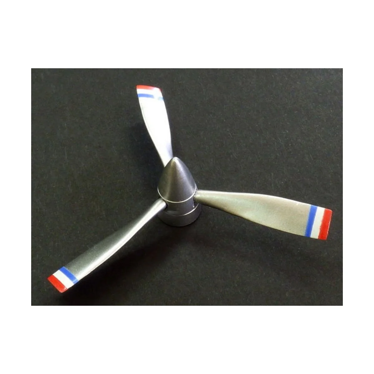 Propeller for C-118 Liftmaster, 1/72 - Plus model AL7032 Propeller for C-118 Liftmaster, 1/72 - Plus model AL7032