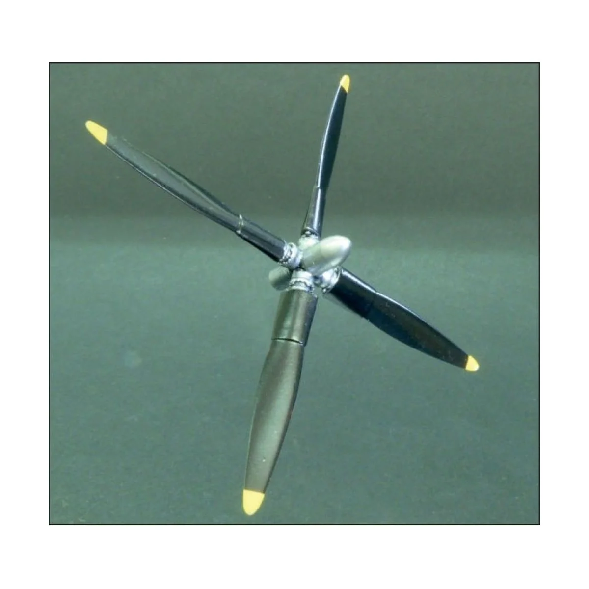 Propeller for C-46 Commando, 1/72 - Plus model AL7033