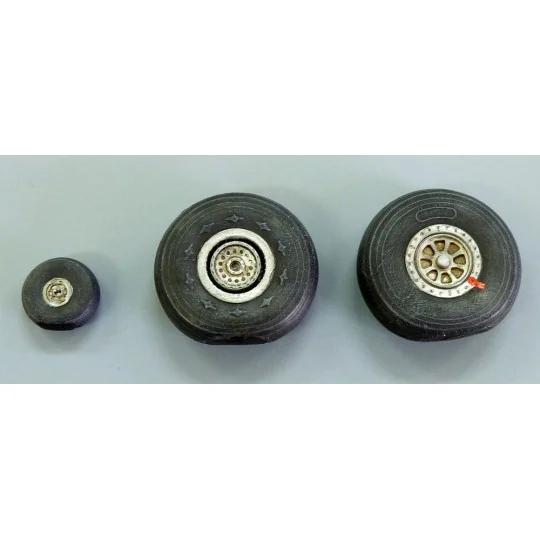 Wheels for C-46 Commando, 1/72 - Plus model AL7034 Wheels for C-46 Commando, 1/72 - Plus model AL7034