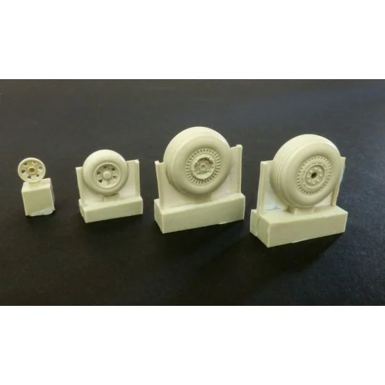 B-26 Marauder late wheels groved, 1/72 - Plus model AL7042