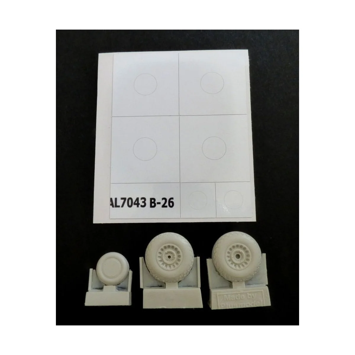 B-26 Marauder early wheels diamond tread, 1/72 - Plus model AL7043 B-26 Marauder early wheels diamond tread, 1/72 - Plus model AL7043