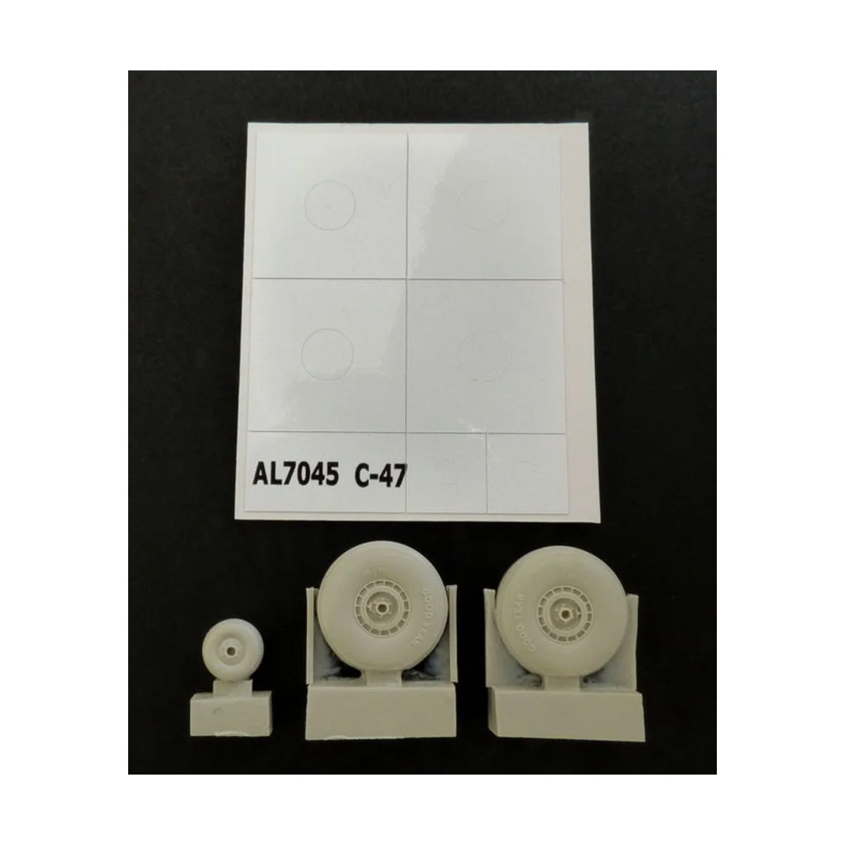 C-47 Skytrain wheels without cover, 1/72 - Plus model AL7045 C-47 Skytrain wheels without cover, 1/72 - Plus model AL7045