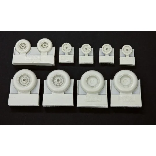 KC-97 Stratotanker wheels, 1/72 - Plus model AL7049