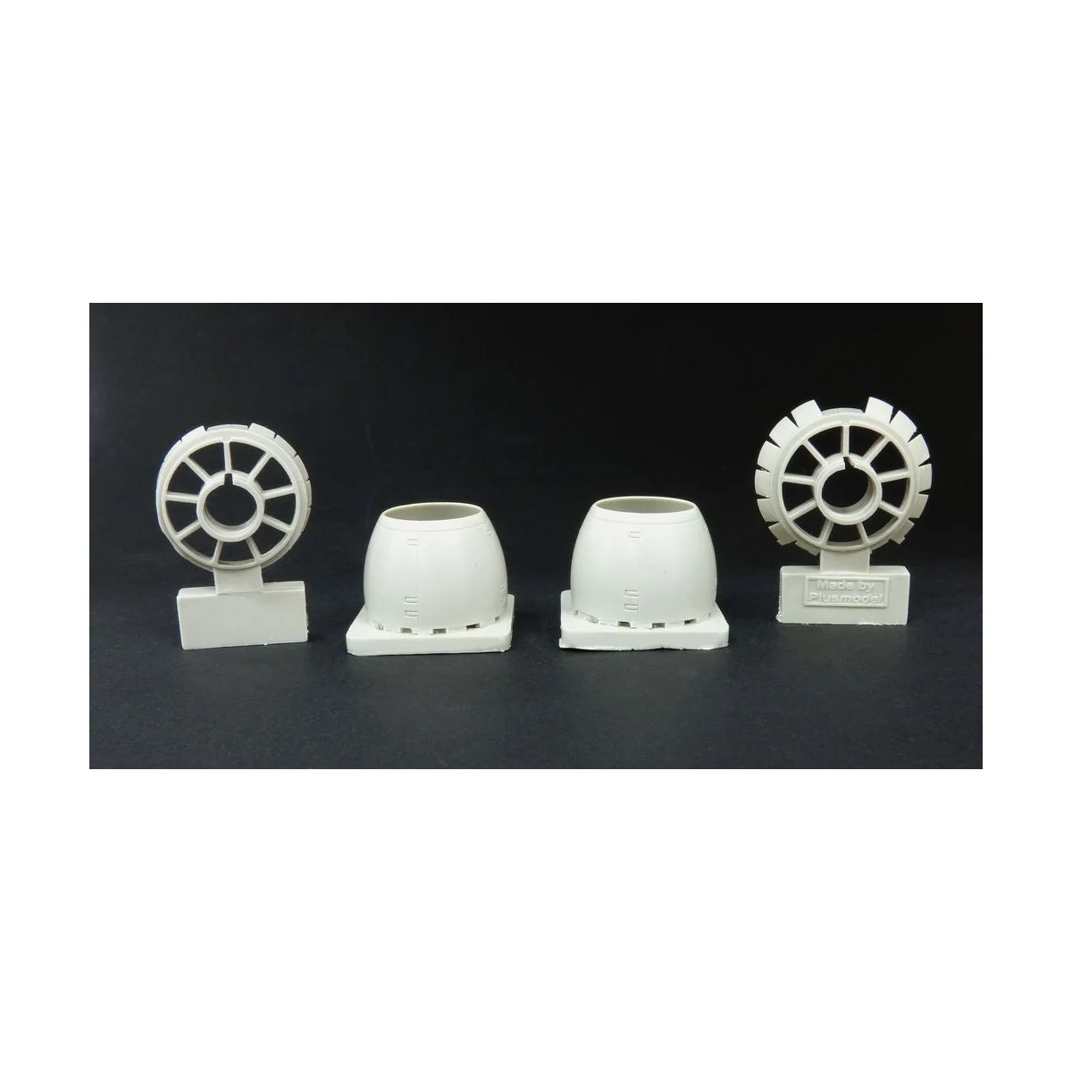 PBM5 Mariner engine cowlings, 1/72 - Plus model AL7054