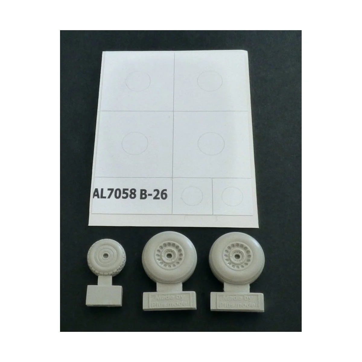 B-26 Marauder early wheels groved - Plus model AL7058