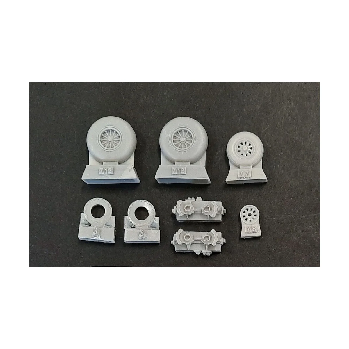 A-26C Invader wheel groved, 1/72 - Plus model AL7064 A-26C Invader wheel groved, 1/72 - Plus model AL7064