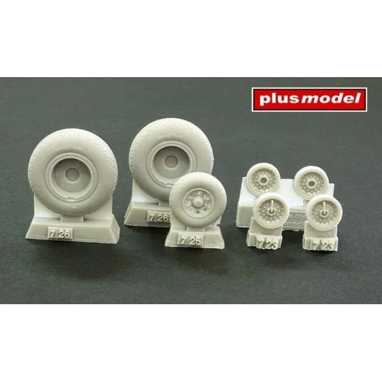 B-24 Liberator wheels with diamond tread - Plus model AL7068