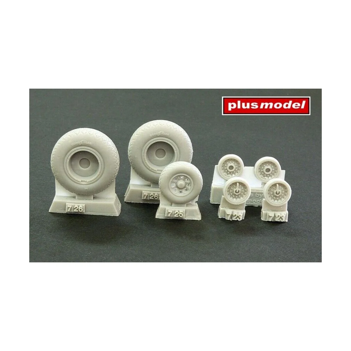 B-24 Liberator wheels with diamond tread, 1/72 - Plus model AL7068 B-24 Liberator wheels with diamond tread, 1/72 - Plus model AL7068