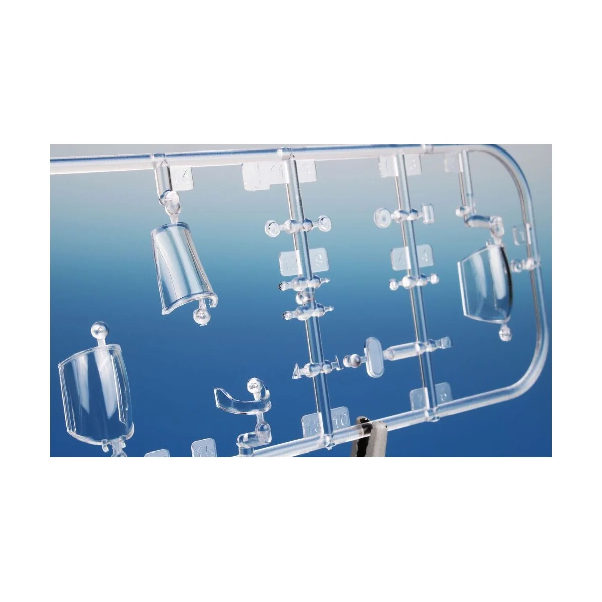 SAAB AJS-37 Viggen ‘Show Must Go On’ - Special Hobby 100-SH72497