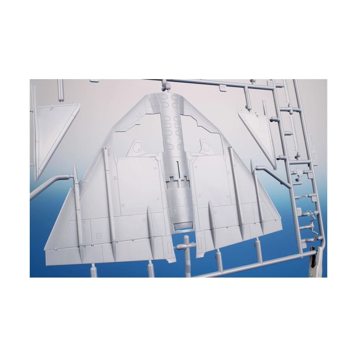 SAAB AJS-37 Viggen ‘Show Must Go On’, 1/72 - Special Hobby 100-SH72497 SAAB AJS-37 Viggen ‘Show Must Go On’, 1/72 - Special Hobby 100-SH72497