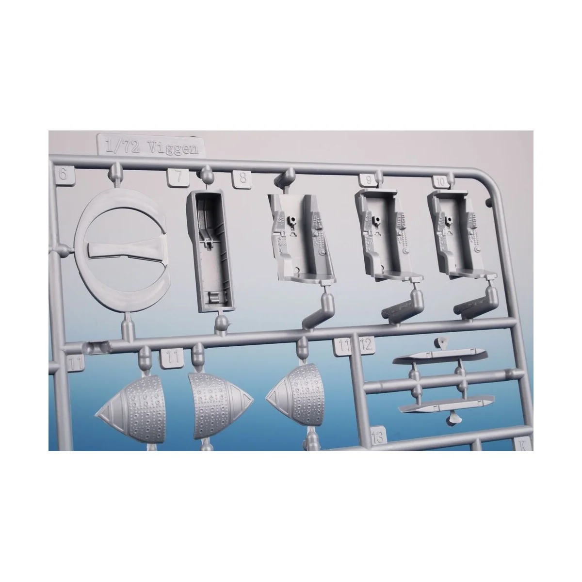 SAAB AJS-37 Viggen ‘Show Must Go On’ - Special Hobby 100-SH72497