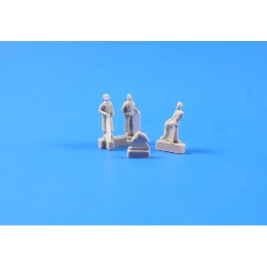 German tank crew 1944, standing, 1/72 - CMK 129-F72227