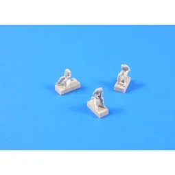 German panzer crew sitting (3 figures), 1/72 - CMK 129-F72228