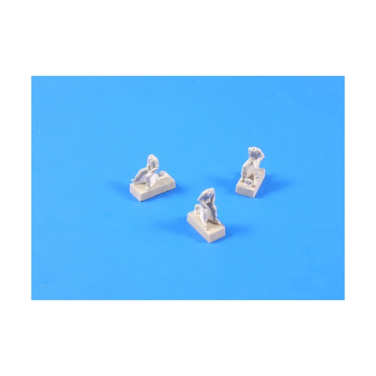 German panzer crew sitting (3 figures), 1/72 - CMK 129-F72228 German panzer crew sitting (3 figures), 1/72 - CMK 129-F72228