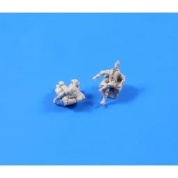 WWII German pilots at rest (2 fig) - CMK 129-F72229