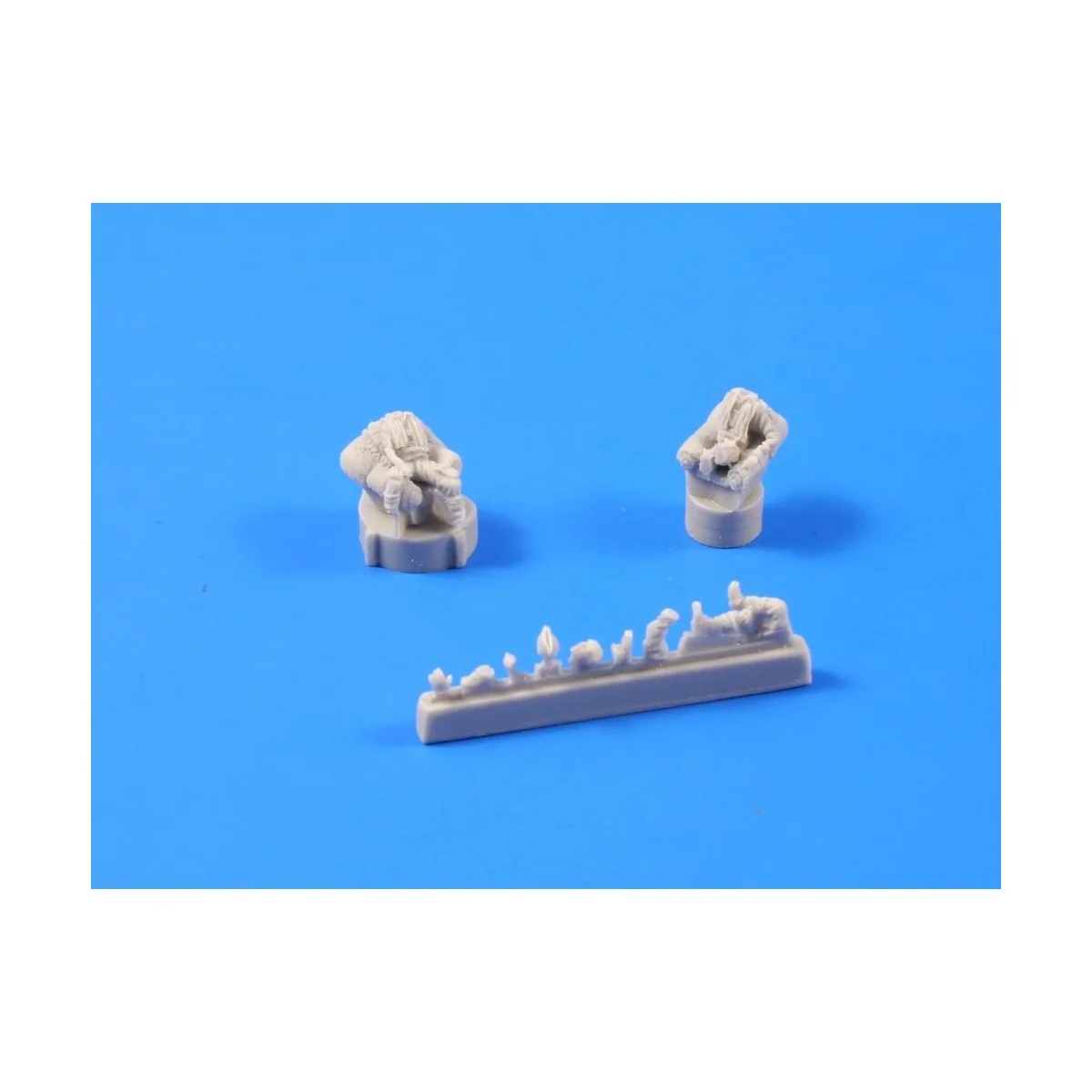 WWII German pilots at rest (2 fig), 1/72 - CMK 129-F72229