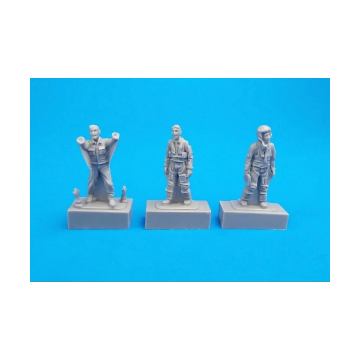 Two French Pilots and a Mechanic, 1/72 - CMK 129-F72308