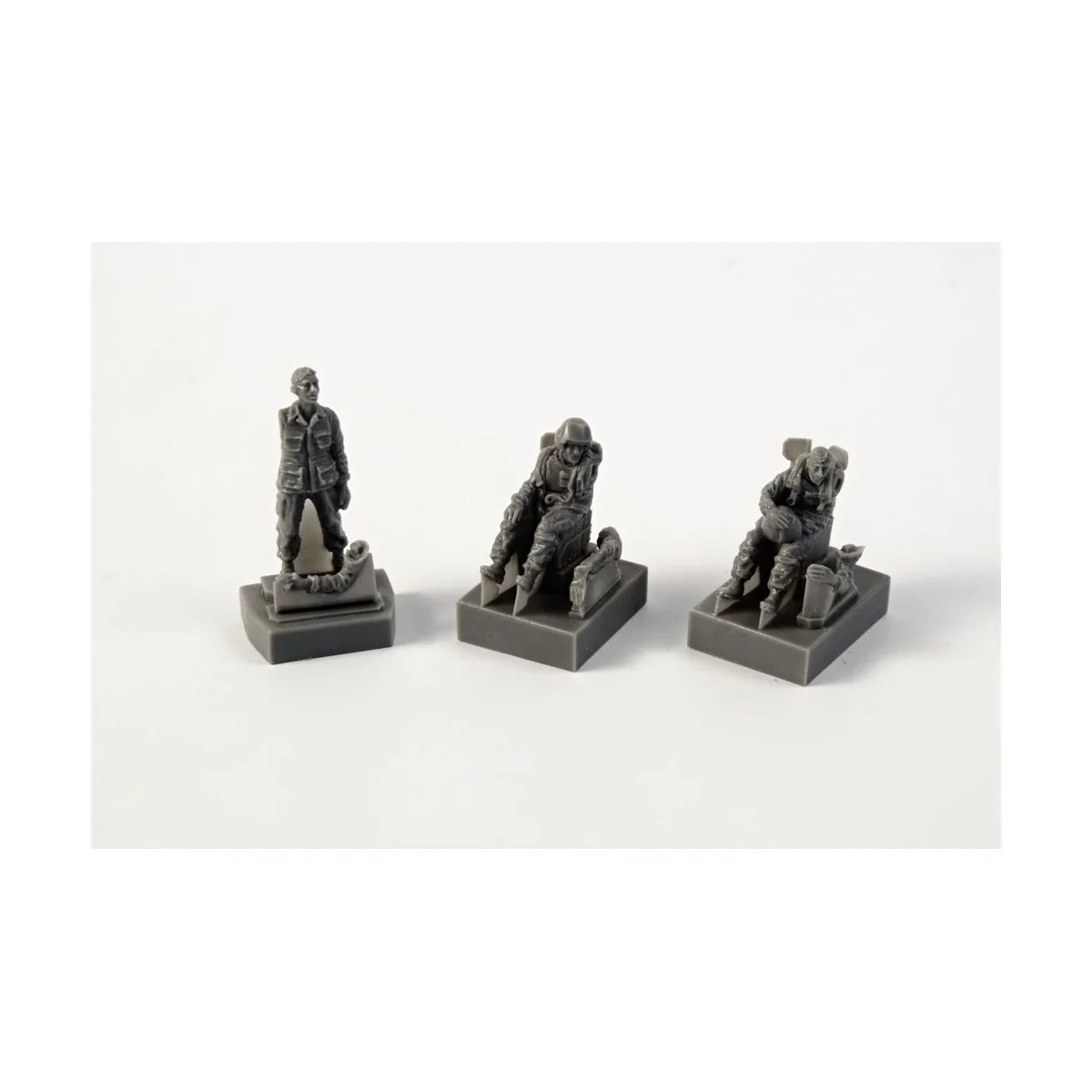 AH-1 Sitting pilots (2 figures)a. ground crew(1 figure) f.SpecialHo...