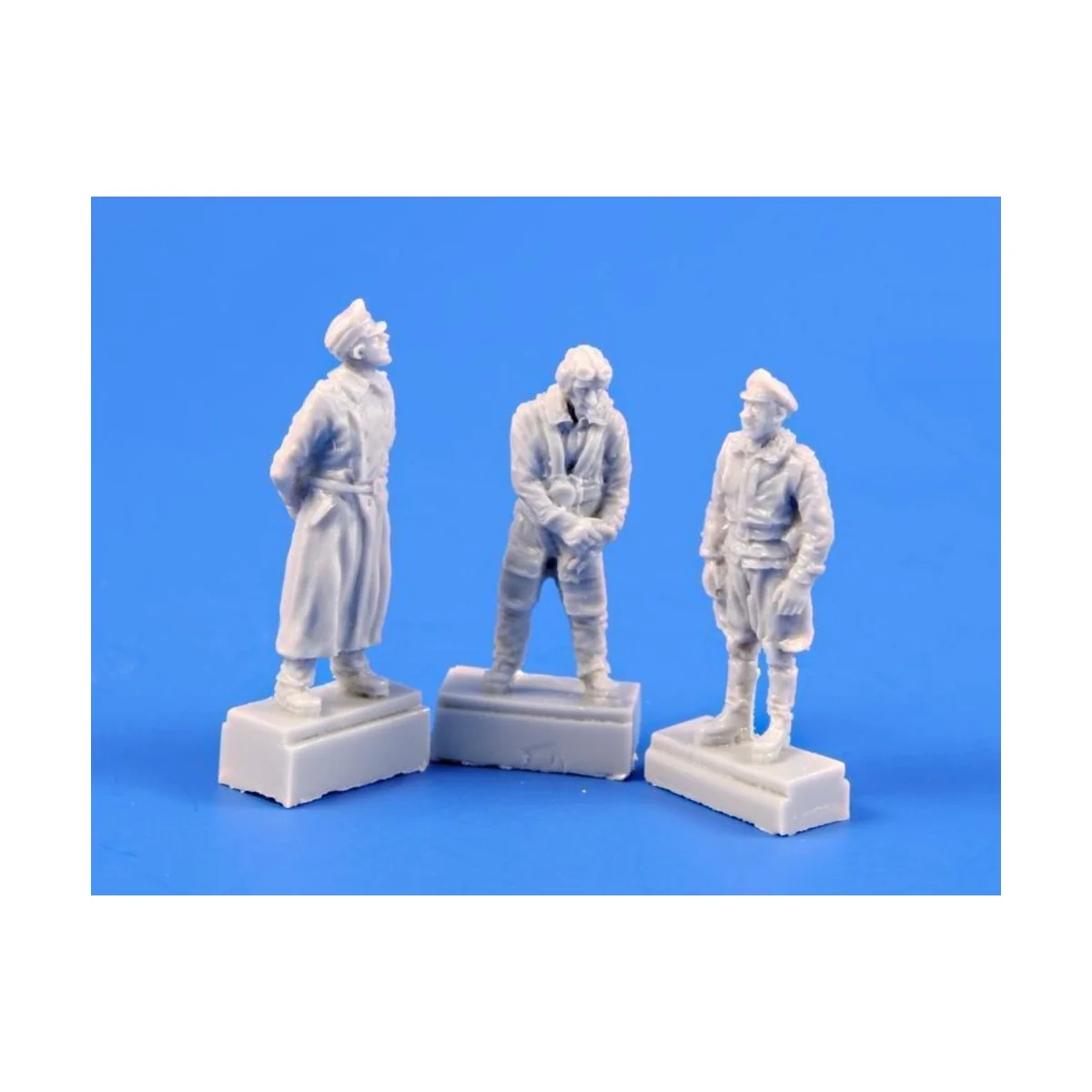 He 162-Three Pilot figures,each i.different gear:Great Coat,Flying ...